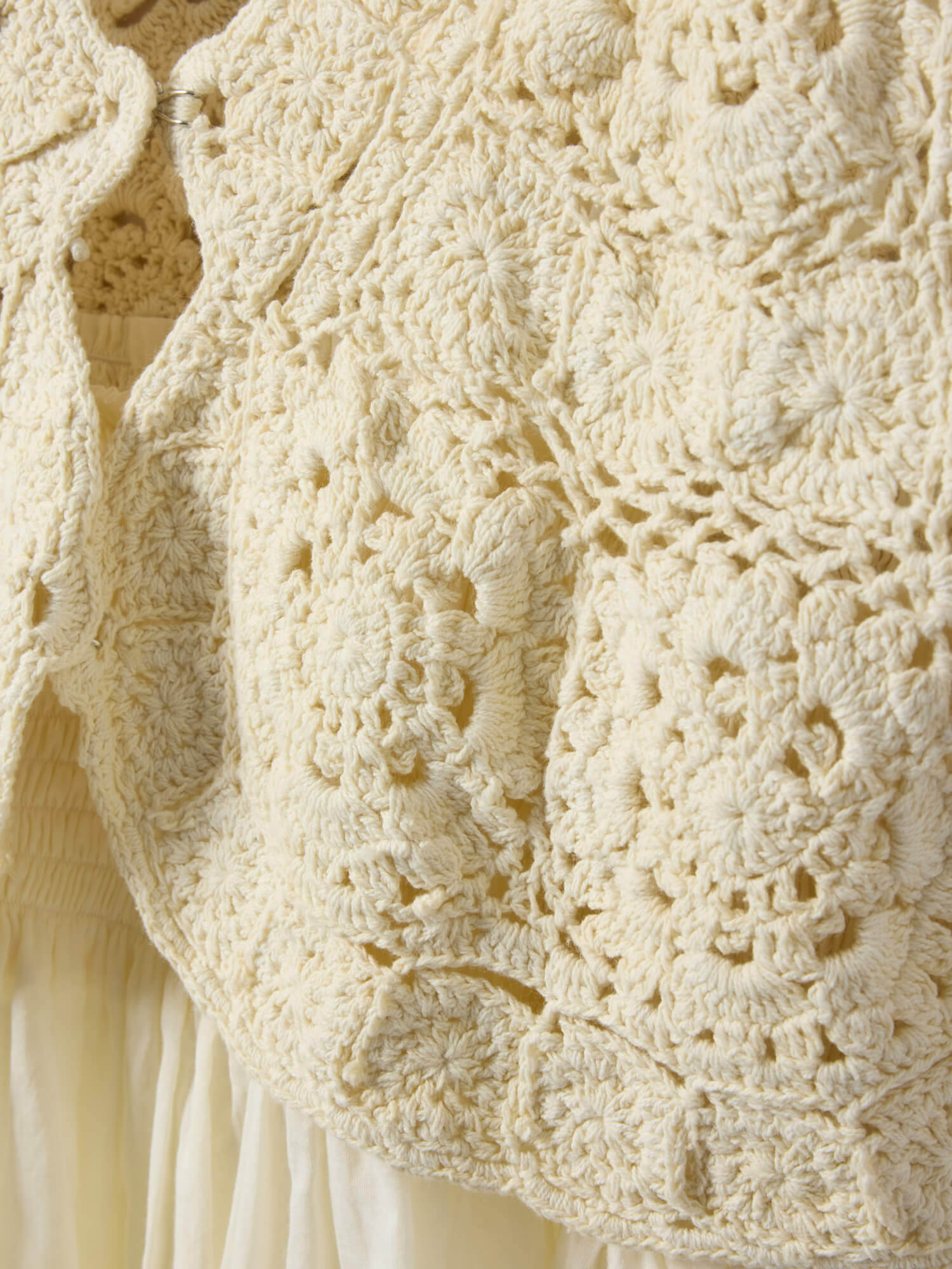 Safed Blouse